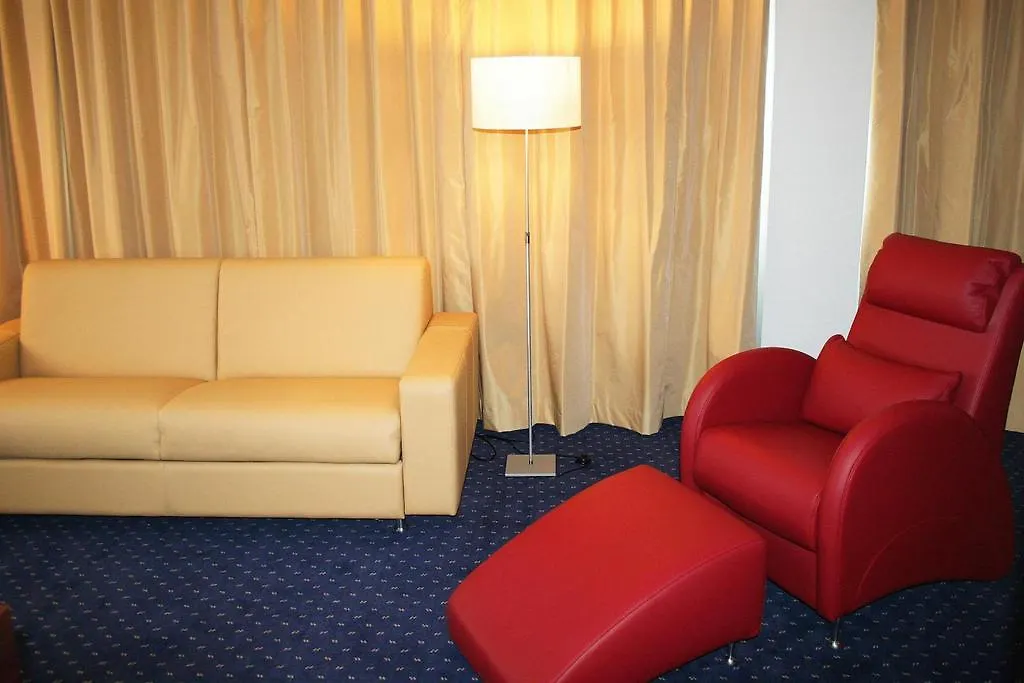 Hotel Hoeri Inn 3*, Hori